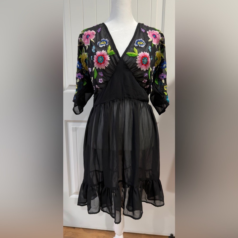 ASOS Black Sheer Embroidered Floral Dress Boho V-Neck Ruffle Hem Sz 10 Festival - Picture 1 of 6